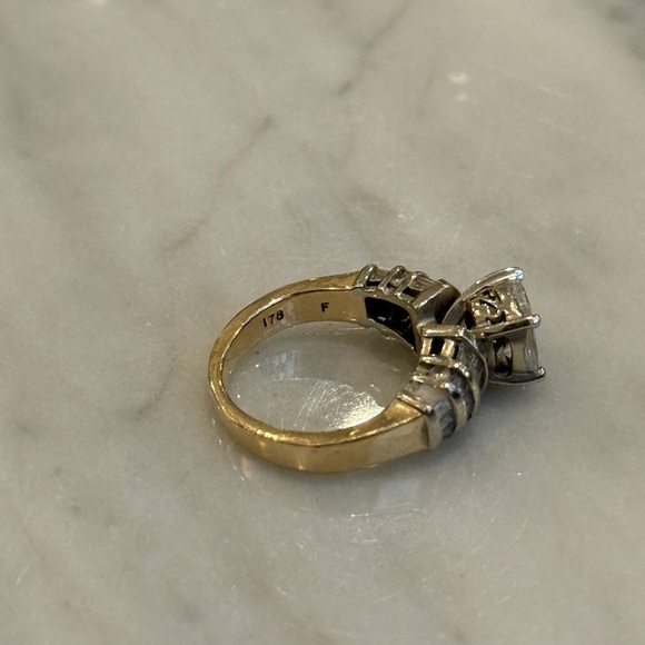 GOLD & DIAMOND Cushion Ring with Baguette Shoulders, 14K Circa 1990s - Picture 3 of 6